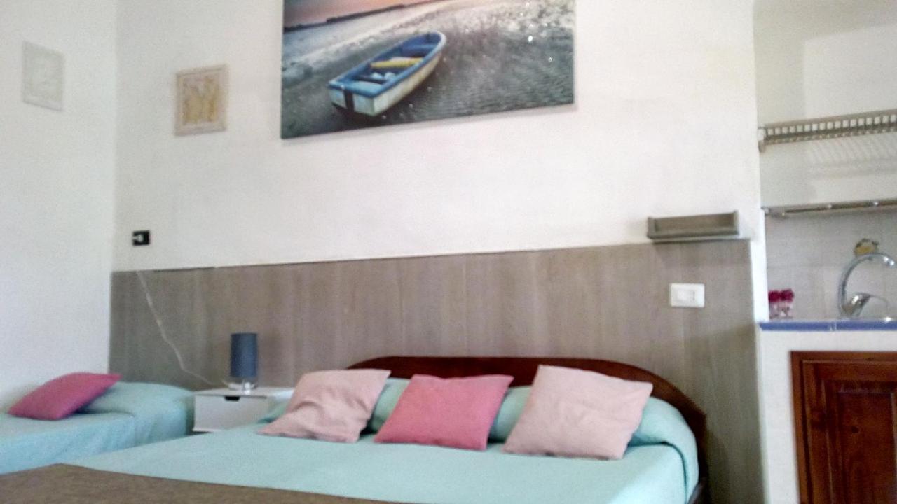 B&B Casa Frank Stromboli Bagian luar foto